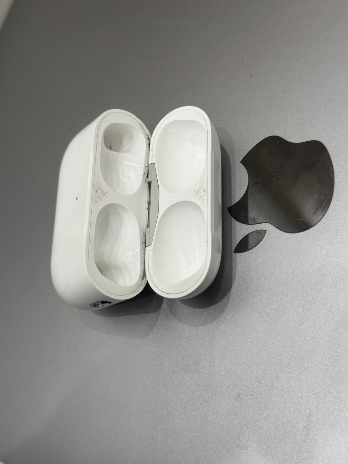 AirPods Pro（第2世代）中身＆ケースを徹底清掃しました | リペア